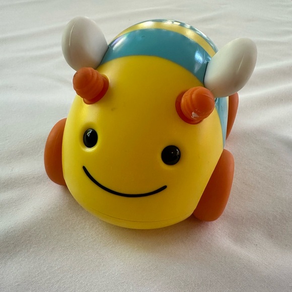 New Skip Hop ROLL PULL AND GO CAR BEE Baby Toys Activities EXPLORE AND MORE - Picture 2 of 8